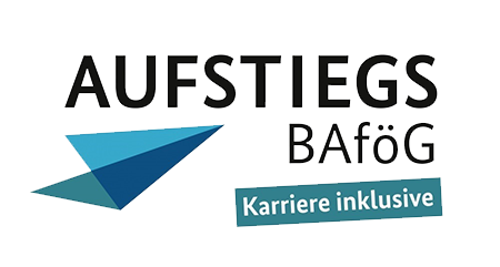 Logo Aufstiegs-BAfög: schwarze Schriftzug AUFSTIEGS BAfög, links daneben eine Grafik, eine Art Papierflieger, rechts darunter in einem graublauen, schrägen, schmalen Kästchen \"Karriere inklusive\"